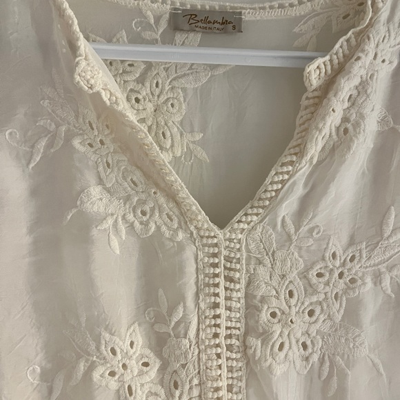 Bellambra flowy white blouse with lace trim - Picture 2 of 3